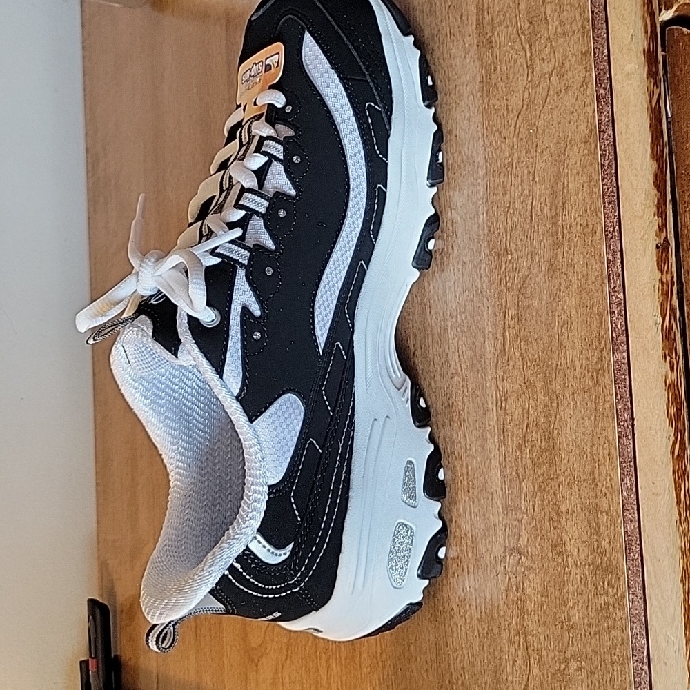 Skechers Women's WIDE FIT Black and White Slip-Ins Sneakers - Picture 3 of 4